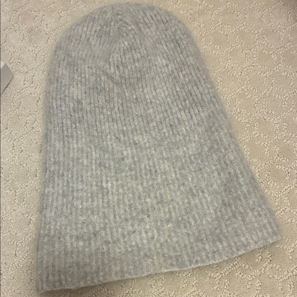 Aritzia wool/ cashmere beanie - Picture 4 of 4
